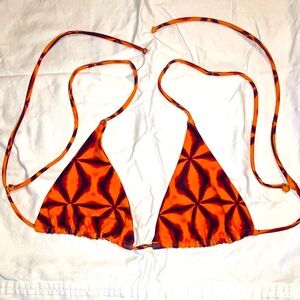 EUC Skatie Ella bikini top in Lava - Medium